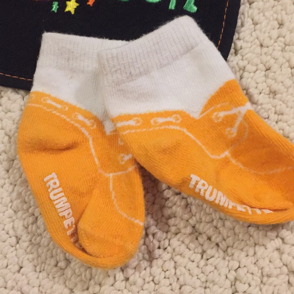 Halloween bibs and socks - Picture 4 of 4